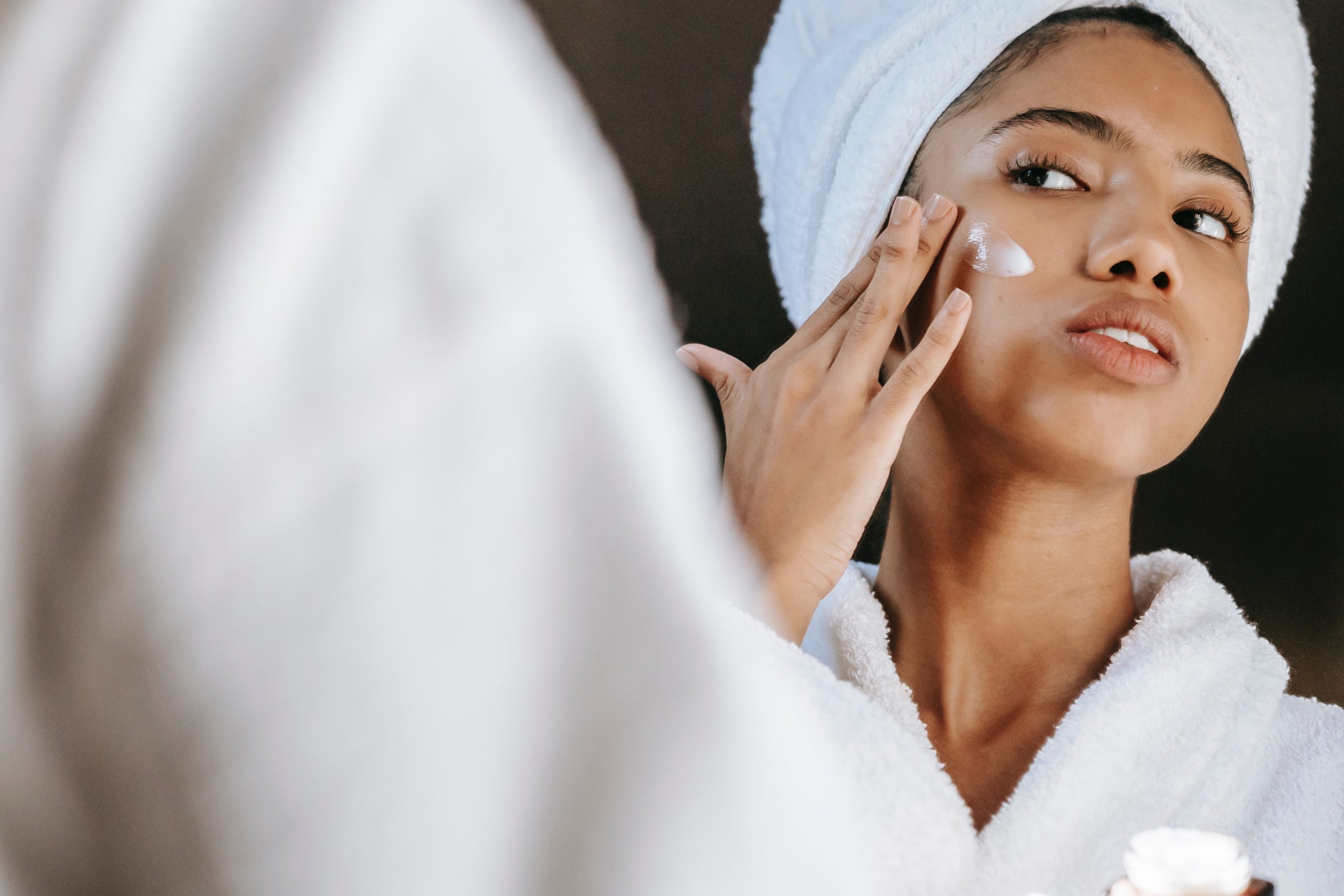 Krem z filtrem pod makijaż – najlepszy dla Twojej skóry