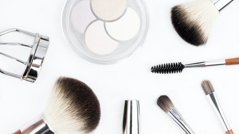 Jak czyścić pędzle do makijażu